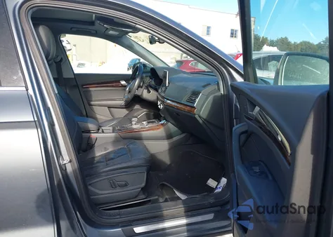 2018 Audi Q5 2.0T Premium/2.0T Tech Premium z USA, uszkodzony, nr VIN WA1BNAFY9J2017232